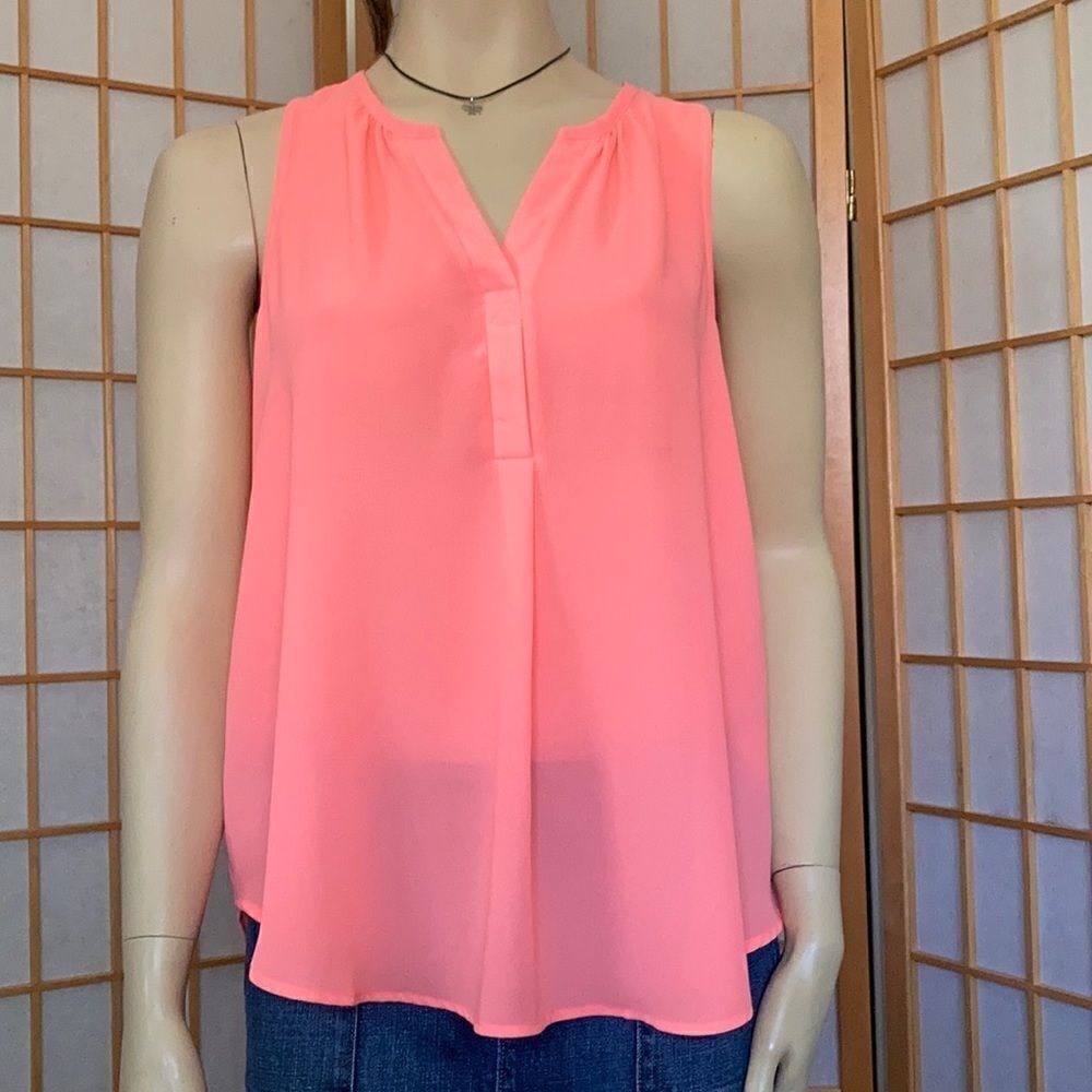3/$20 Lush Sleeveless Vneck Top